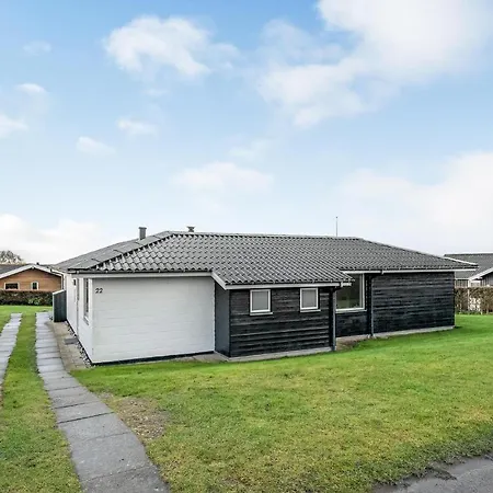 펜션 Stunning In With Kitchen Fåborg