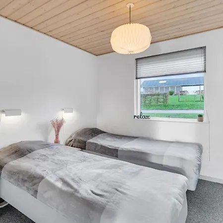 Stunning In With Kitchen *