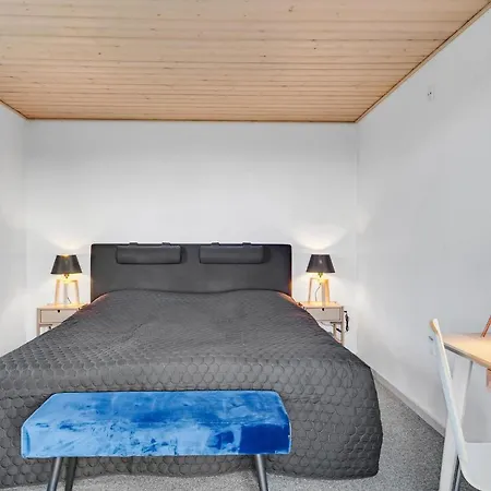 Stunning In With Kitchen 펜션 Fåborg
