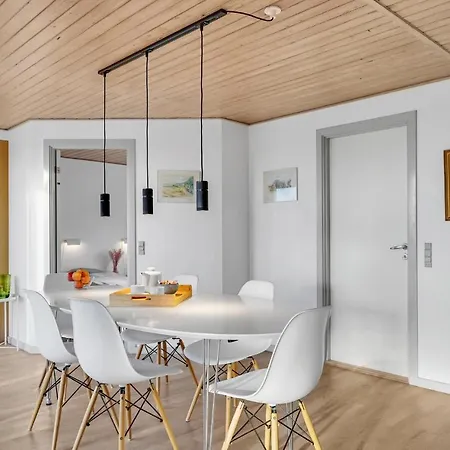 Stunning In With Kitchen Holiday home